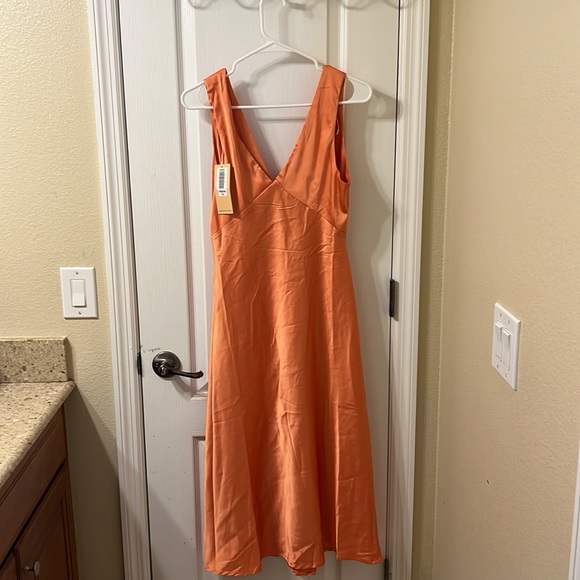 Hello Molly, new w/tags orange midi silk dress - Picture 3 of 4